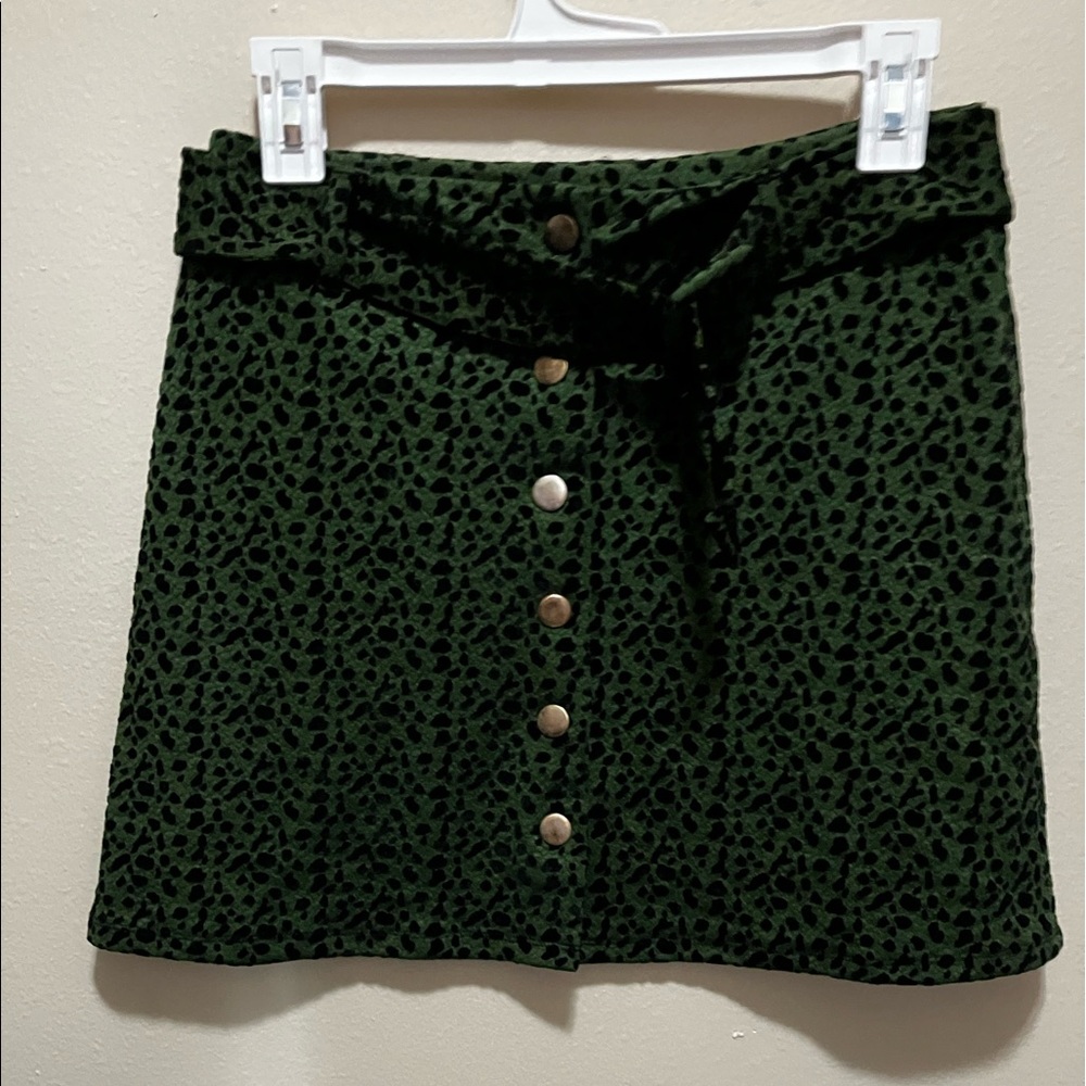 Zara Trafaluc Women's Size Medium Green and Black Cheetah Print Mini Skirt